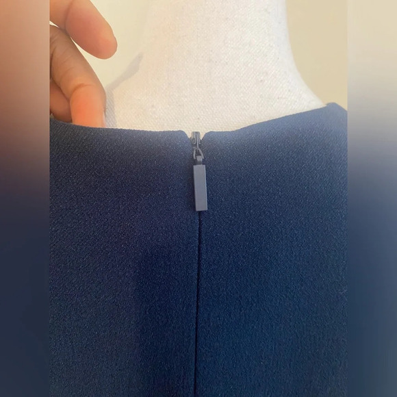 TIBI Navy Ruched Convertible Sleeve Stretch Crepe Midi V-Neck Dress Size 8 NWOT - Picture 4 of 14